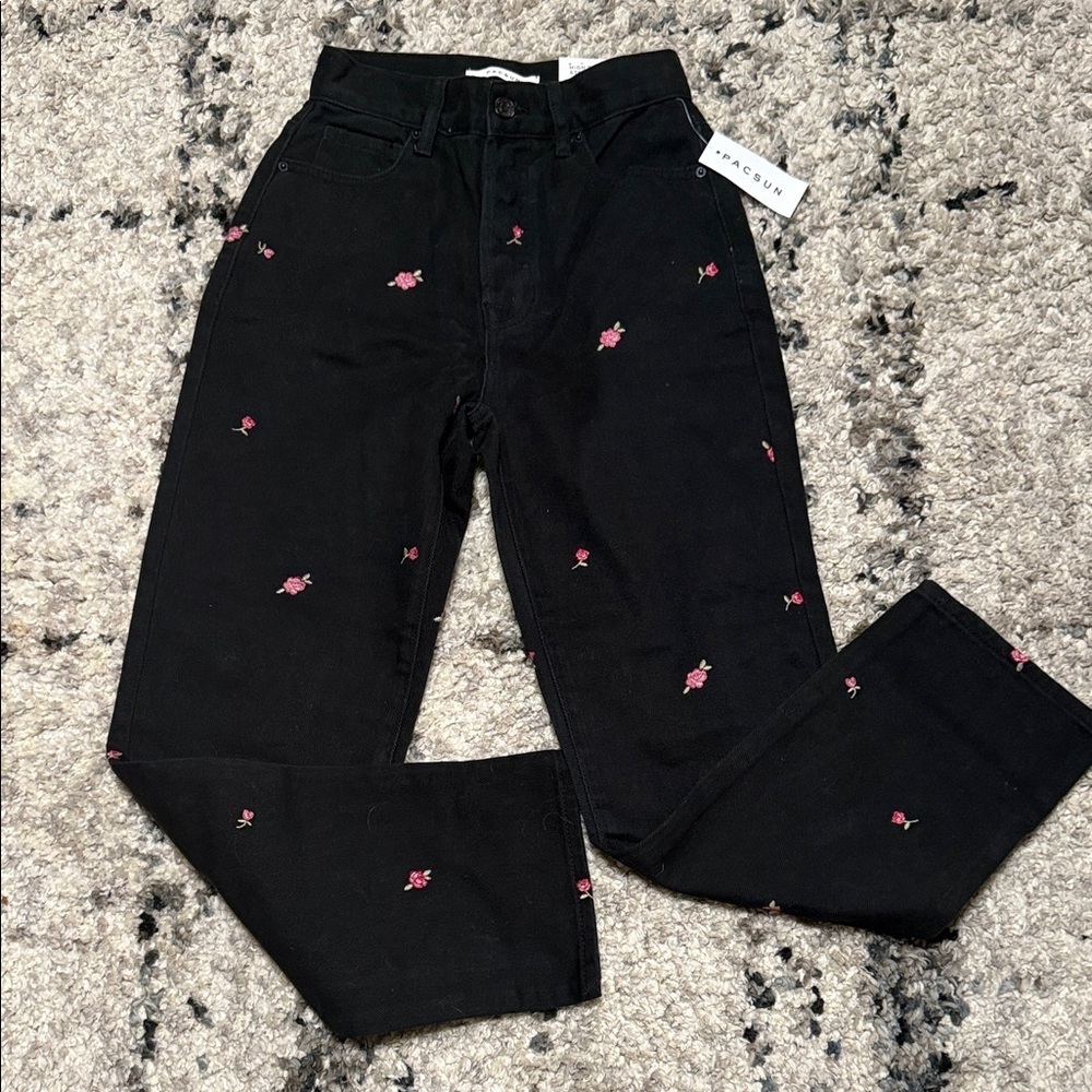 PacSun Black Cropped Jeans with Pink Details - Picture 3 of 12